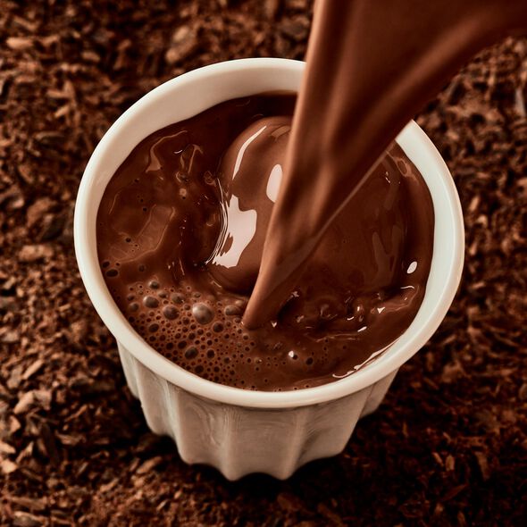 Classic 70% Hot  Chocolate Rose-Gold Tin &ndash; Limited Edition, , hi-res