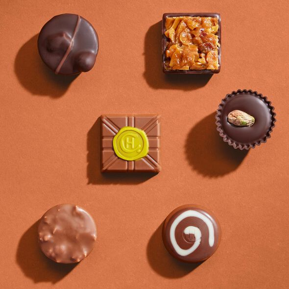 Exquisitely Nutty H-box with Pink Sleeve, , hi-res