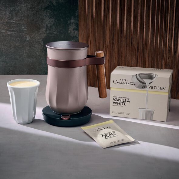 Vanilla-White Hot Chocolate Sachets, , hi-res