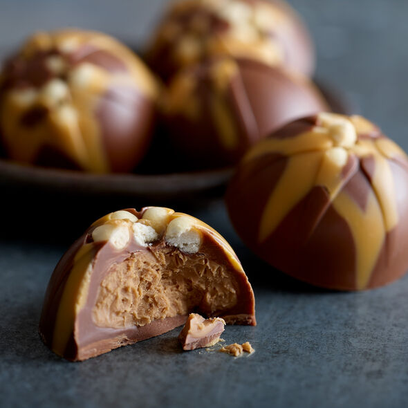 Billionaire Shortbread Chocolate Selector, , hi-res